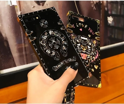 Chrome Hearts iPhone15/14ケース 値段 クロムハーツ アイフォン13